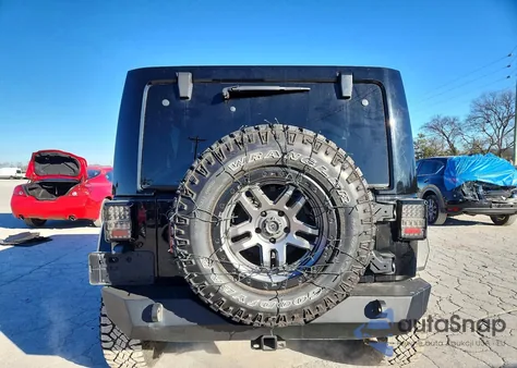 2016 Jeep Wrangler Unlimited Sahara z USA, uszkodzony, nr VIN 1C4BJWEG1GL214647